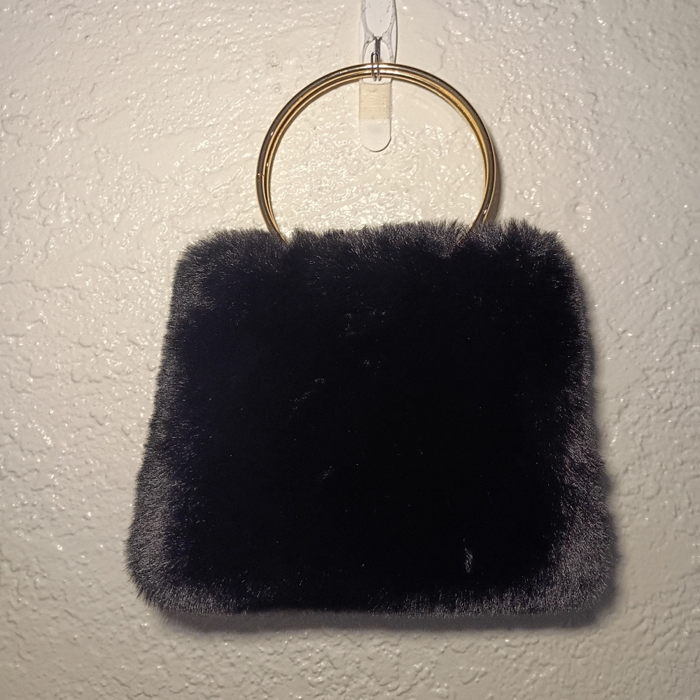Okpta Black Fur Purse